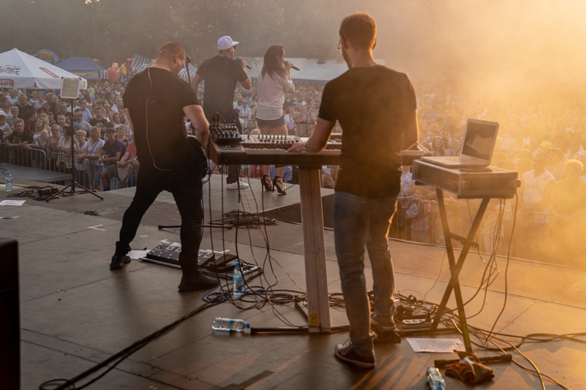 True Colors Cover Band w komplecie na scenie